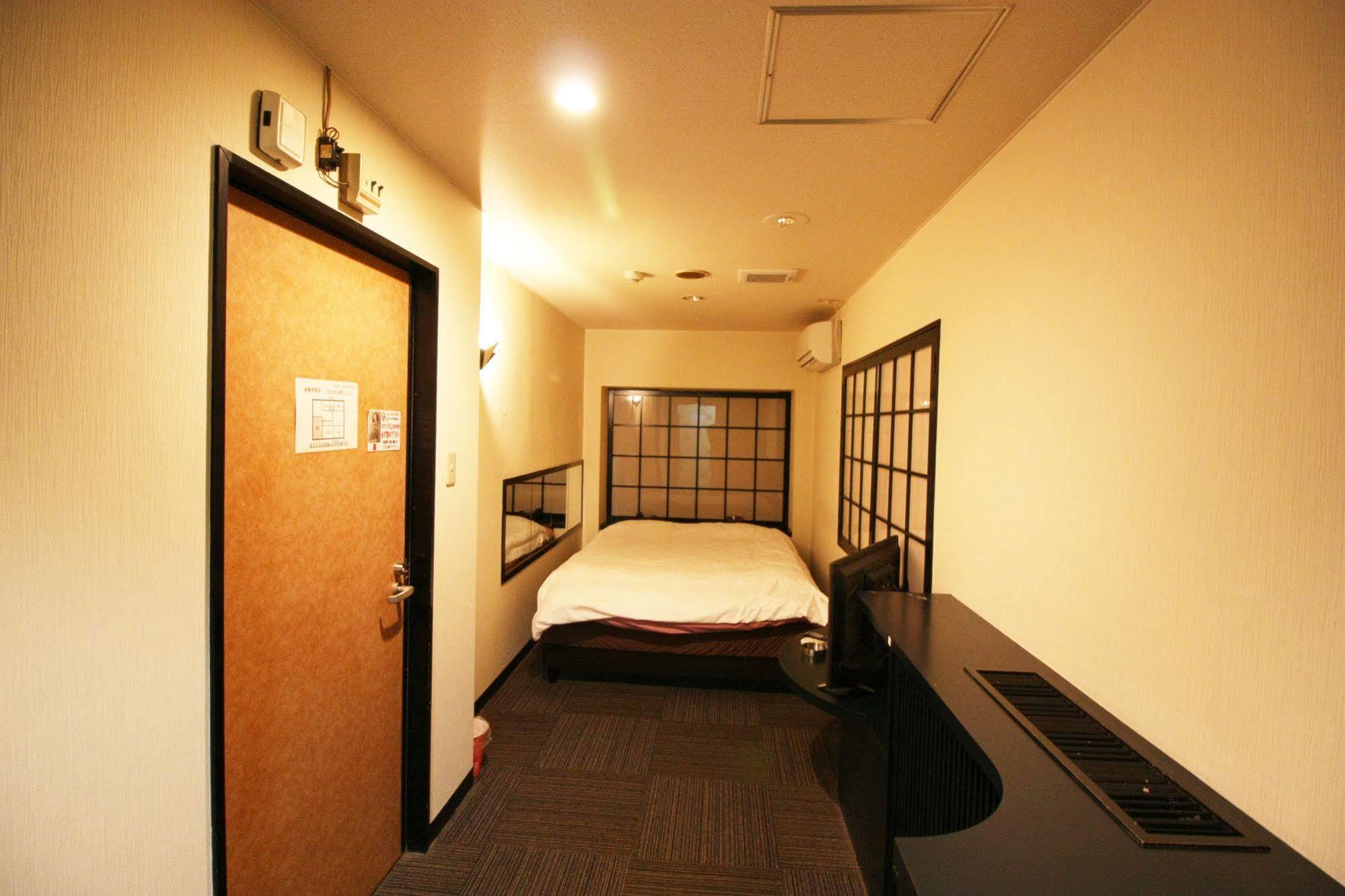 Muse - Adults Only Ōsaka